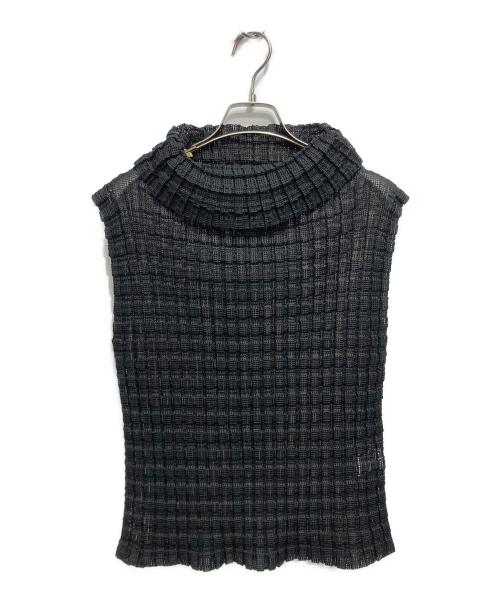 me ISSEY MIYAKE（ミーイッセイ ミヤケ）me ISSEY MIYAKE (ミーイッセイ ミヤケ) ノースリーブプリーツハイネックカットソー ブラック サイズ:FREEの古着・服飾アイテム