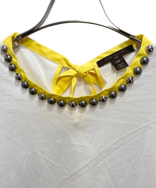 LOUIS VUITTON（ルイ ヴィトン）LOUIS VUITTON (ルイ ヴィトン) ボウタイスタッズSSカットソー ホワイト×イエロー サイズ:XSの古着・服飾アイテム
