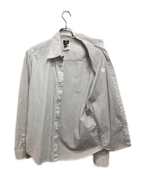 VERSACE JEANS COUTURE（ヴェルサーチ ジーンズクチュール）VERSACE JEANS COUTURE (ヴェルサーチ ジーンズクチュール) ワンポイントシャツ グレー サイズ:Lの古着・服飾アイテム