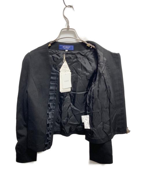 M'S GRACY（エムズグレイシー）M'S GRACY (エムズグレイシー) フリル カメリア Wジップ ジャケット ブラック サイズ:38 未使用品の古着・服飾アイテム