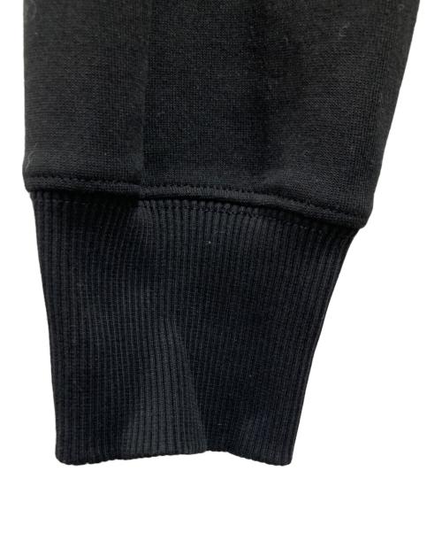 Calvin Klein Jeans（カルバンクラインジーンズ）Calvin Klein Jeans (カルバンクラインジーンズ) エンボスロゴクロップドパーカー ブラック サイズ:Lの古着・服飾アイテム