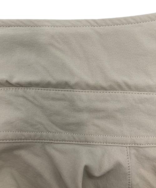 uniform experiment（ユニフォームエクスペリメント）uniform experiment (ユニフォームエクスペリメント) NUMBERING SEAM POCKET B.D SHIRT ベージュ サイズ:Lの古着・服飾アイテム