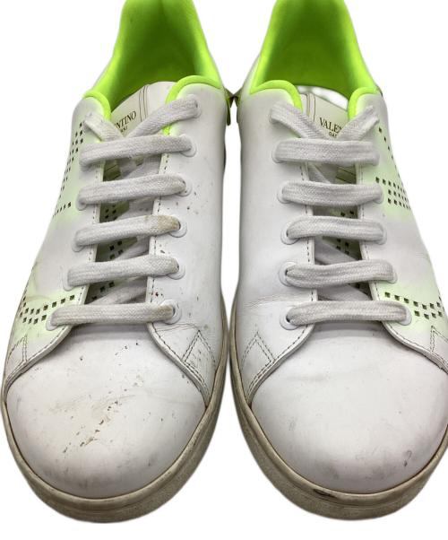 VALENTINO（ヴァレンティノ）VALENTINO (ヴァレンティノ) ローカットスニーカー ホワイト サイズ:37の古着・服飾アイテム