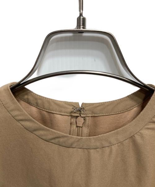 martinique（マルティニーク）martinique (マルティニーク) コンビパフスリーブプルオーバー ブラウン サイズ:不明の古着・服飾アイテム