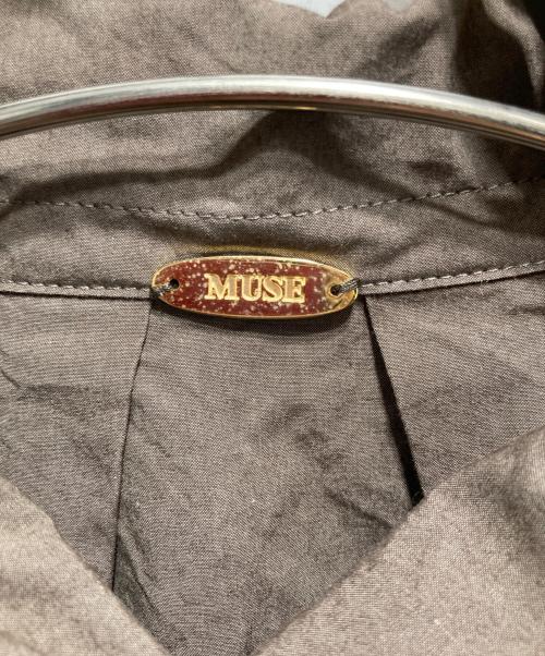 MUSE de Deuxieme Classe（ミューズ ドゥーズィエム クラス）MUSE de Deuxieme Classe (ミューズ ドゥーズィエム クラス) タイプライタータックシャツ ブラウン サイズ:-の古着・服飾アイテム