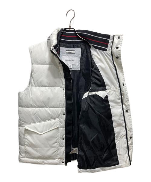 Calvin Klein（カルバンクライン）Calvin Klein (カルバンクライン) 中綿ベスト ホワイト サイズ:Lの古着・服飾アイテム