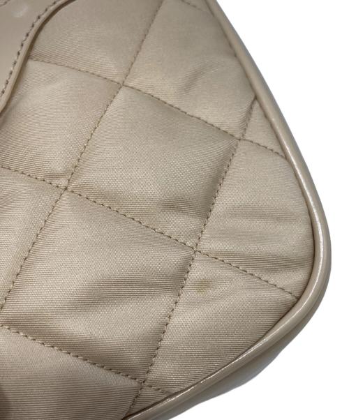 BURBERRY LONDON（バーバリーロンドン）BURBERRY LONDON (バーバリーロンドン) キルティングロゴハンドバッグ ベージュの古着・服飾アイテム