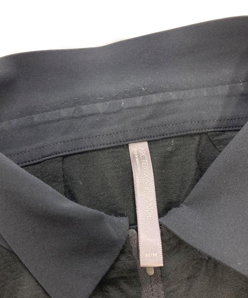 ARC'TERYX VEILANCE（アークテリクスヴェイランス）ARC'TERYX VEILANCE (アークテリクス ヴェイランス) Frame LS Polo ポロシャツ ブラック サイズ:Mの古着・服飾アイテム