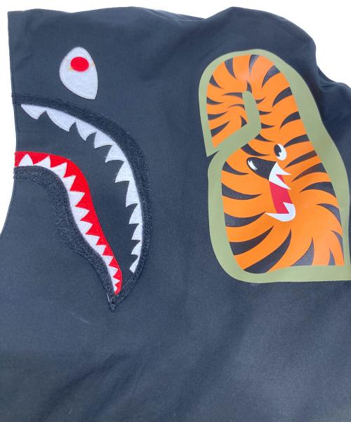 A BATHING APE（ア ベイシング エイプ）A BATHING APE (ア ベイシング エイプ) マウンテンパーカー／GORE-TEX SHARK HOODIE JACKET ブラック サイズ:Ｓの古着・服飾アイテム