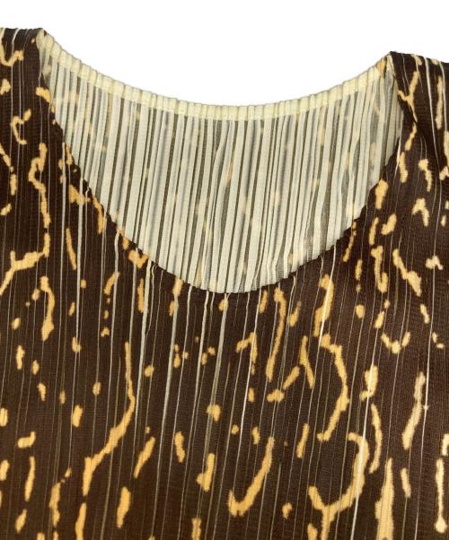 PLEATS PLEASE（プリーツプリーズ）PLEATS PLEASE (プリーツプリーズ) 柄プリーツカットソー ブラウン サイズ:Fの古着・服飾アイテム