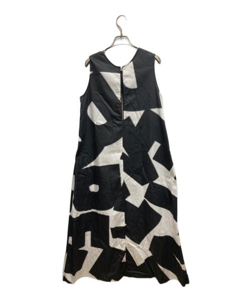 Adam et Rope（アダム エ ロペ）Adam et Rope (アダム エ ロペ) ロゴプリントフレアワンピース ブラック サイズ:FREEの古着・服飾アイテム