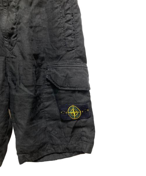 STONE ISLAND（ストーンアイランド）STONE ISLAND (ストーンアイランド) バミューダ リネン カーゴ ショーツ ブラック サイズ:Ⅿの古着・服飾アイテム