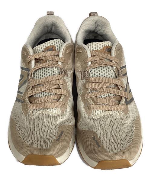 NEW BALANCE（ニューバランス）NEW BALANCE (ニューバランス) トレイルランニングシューズ ベージュ サイズ:26.5の古着・服飾アイテム