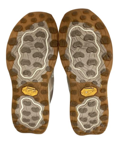 NEW BALANCE（ニューバランス）NEW BALANCE (ニューバランス) トレイルランニングシューズ ベージュ サイズ:26.5の古着・服飾アイテム