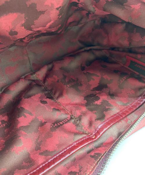 aniary（アニアリ）aniary (アニアリ) 型押しショルダーバッグ レッドの古着・服飾アイテム