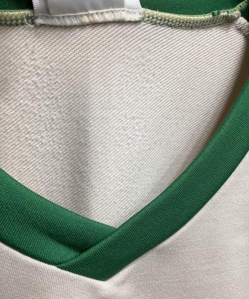 adidas（アディダス）adidas (アディダス) オールドVネックTシャツ アイボリー サイズ:Ⅿの古着・服飾アイテム