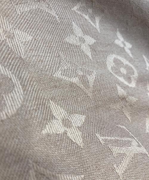 LOUIS VUITTON（ルイ ヴィトン）LOUIS VUITTON (ルイ ヴィトン) シルク混モノグラム柄マフラー ベージュの古着・服飾アイテム