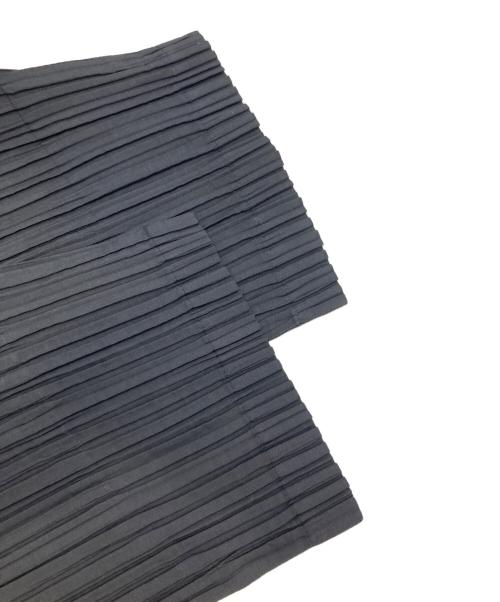 ISSEY MIYAKE（イッセイミヤケ）ISSEY MIYAKE (イッセイミヤケ) プリーツフラップフーデットコート ブラック サイズ:Mの古着・服飾アイテム