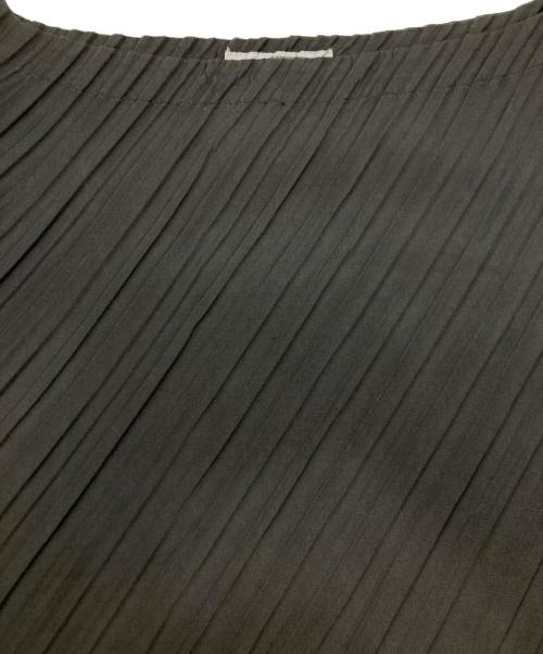 ISSEY MIYAKE（イッセイミヤケ）ISSEY MIYAKE (イッセイミヤケ) 筆タグ ドルマルプリーツカットソー ブラック サイズ:Mの古着・服飾アイテム