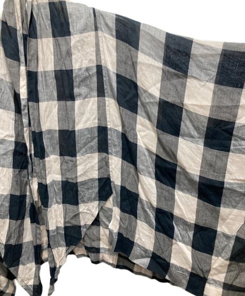 ISSEY MIYAKE（イッセイミヤケ）ISSEY MIYAKE (イッセイミヤケ) 変形チェックカーディガン ベージュ サイズ:9の古着・服飾アイテム