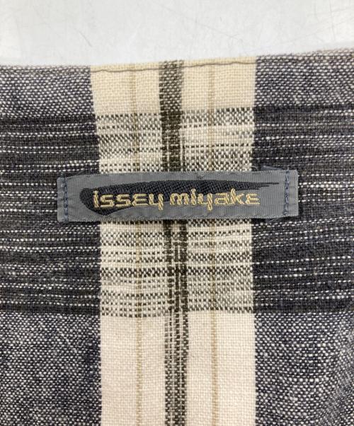 ISSEY MIYAKE（イッセイミヤケ）ISSEY MIYAKE (イッセイミヤケ) 筆タグ 変形デザイン総柄シャツ ベージュ サイズ:9の古着・服飾アイテム