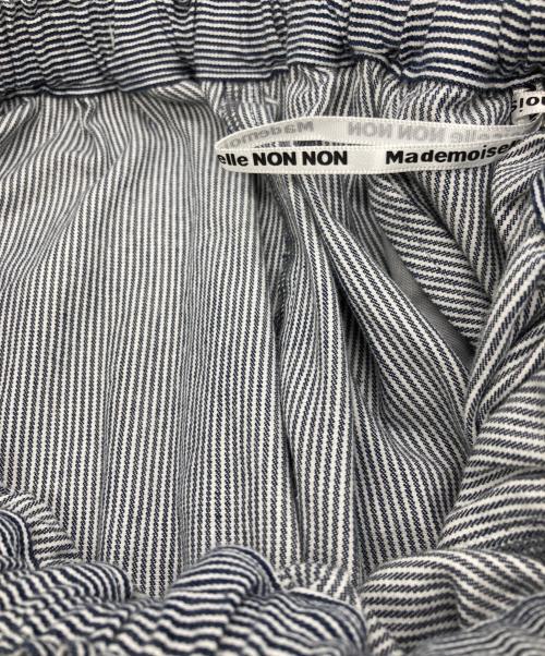 Mademoiselle NON NON（マドモアゼルノンノン）Mademoiselle NON NON (マドモアゼルノンノン) ストライプスカート グレー サイズ:無し 未使用品の古着・服飾アイテム