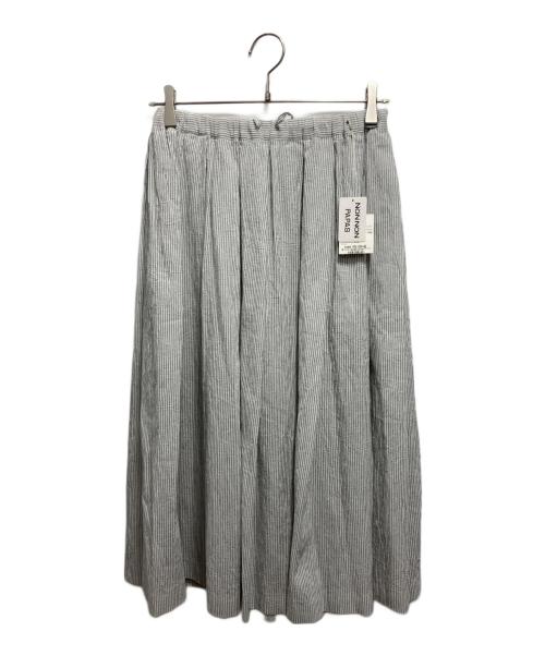 Mademoiselle NON NON（マドモアゼルノンノン）Mademoiselle NON NON (マドモアゼルノンノン) シアサッカーフレアスカート グレー サイズ:40 未使用品の古着・服飾アイテム