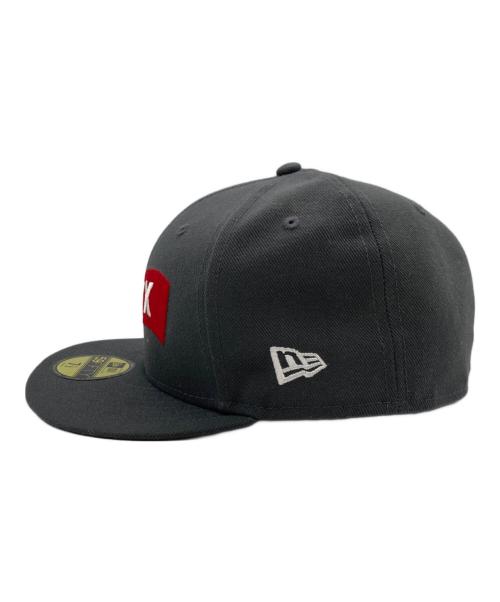 New Era（ニューエラ）New Era (ニューエラ) GOD SELECTION XXX (ゴッドセレクショントリプルエックス) キャップ グレー サイズ:7 1/2の古着・服飾アイテム