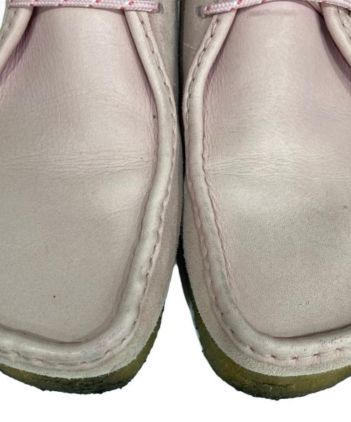 CLARKS ORIGINALS（クラークス オリジナルズ）CLARKS ORIGINALS (クラークス オリジナルズ) ワラビー ピンク サイズ:26.5の古着・服飾アイテム