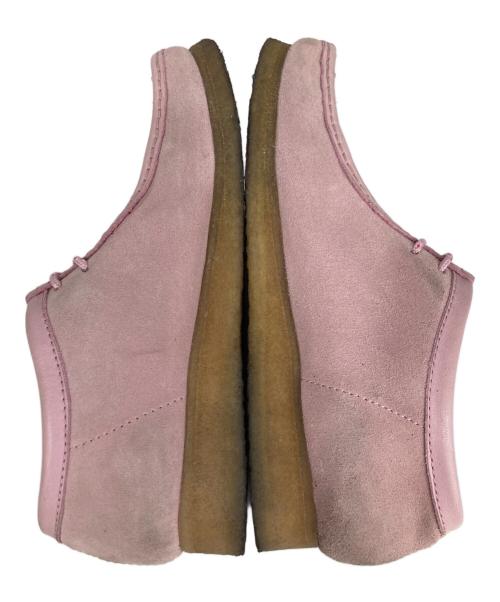 CLARKS ORIGINALS（クラークス オリジナルズ）CLARKS ORIGINALS (クラークス オリジナルズ) ワラビー ピンク サイズ:26.5の古着・服飾アイテム