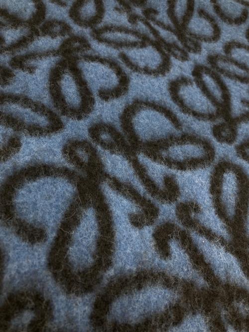 LOEWE（ロエベ）LOEWE (ロエベ) Loewe Anagram スカーフ ネイビーの古着・服飾アイテム