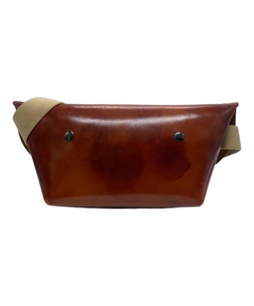 UNICO（ウニコ）UNICO (ウニコ) レザーメッセンジャーバッグ ブラウンの古着・服飾アイテム