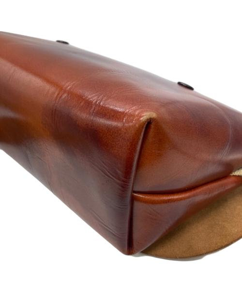 UNICO（ウニコ）UNICO (ウニコ) レザーメッセンジャーバッグ ブラウンの古着・服飾アイテム