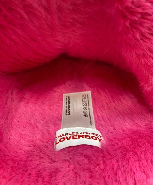 CHARLES JEFFREY LOVERBOY（チャールズ ジェフリー ラバーボーイ）CHARLES JEFFREY LOVERBOY (チャールズ ジェフリー ラバーボーイ) FLUFFY CHUNKY EARS BEANIE ショッキングピンクの古着・服飾アイテム