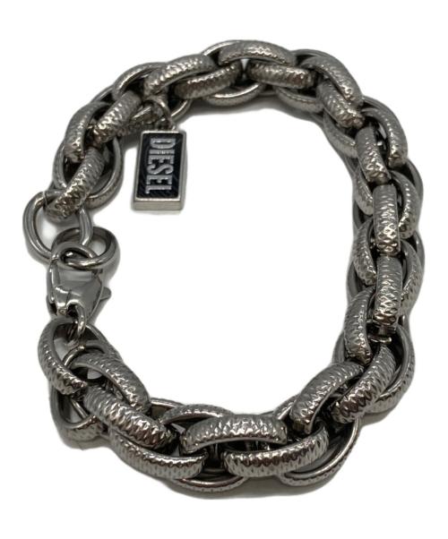 DIESEL（ディーゼル）DIESEL (ディーゼル) ツイストデザインロゴプレートブレスレットの古着・服飾アイテム