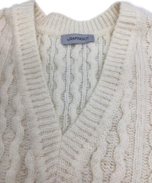 WRAPINKNOT（ラッピンノット）WRAPINKNOT (ラッピンノット) Vintage processing cable knit vest アイボリーの古着・服飾アイテム
