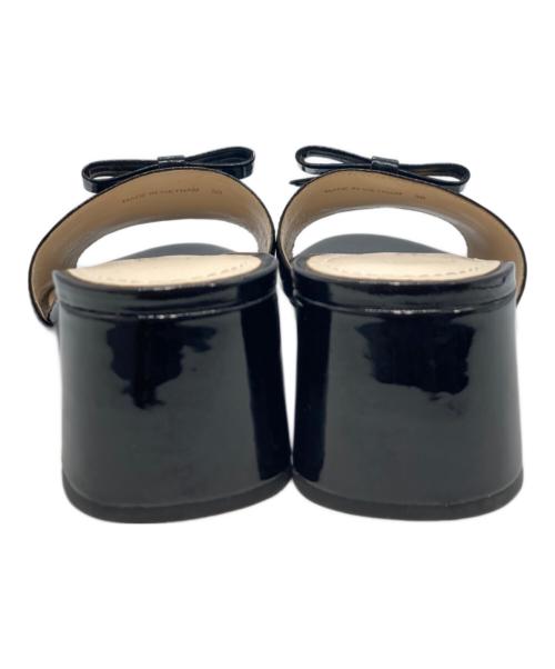 PRADA（プラダ）PRADA (プラダ) エナメルロゴリボンミュール ブラック サイズ:36の古着・服飾アイテム