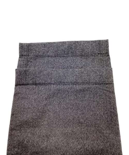 BURGUS PLUS（バーガスプラス）BURGUS PLUS (バーガスプラス) ボタンフライチノトラウザー グレー サイズ:36の古着・服飾アイテム