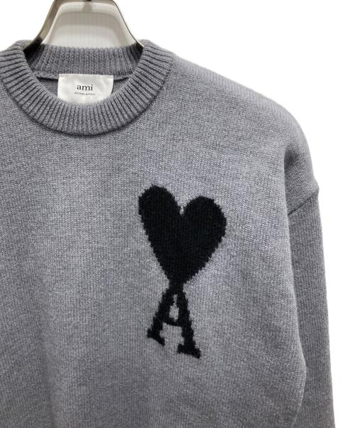 AMI Alexandre Mattiussi（アミアレクサンドルマテュッシ）AMI Alexandre Mattiussi (アミアレクサンドルマテュッシ) ロゴクルーネックニット グレー サイズ:-の古着・服飾アイテム