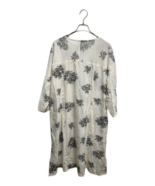 plantation（プランテーション）plantation (プランテーション) フラワーシャーリングワンピース ホワイト サイズ:Ⅿの古着・服飾アイテム