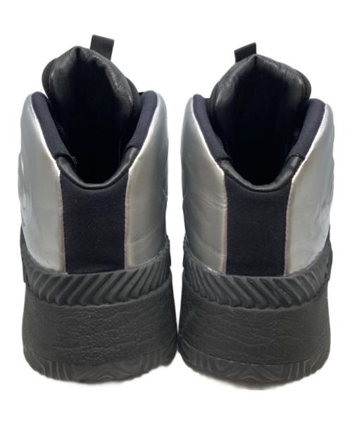 adidas（アディダス）adidas (アディダス) ALEXANDER WANG (アレキサンダー・ワン) コラボスニーカー/AW FUTURESHELL シルバー サイズ:28cmの古着・服飾アイテム