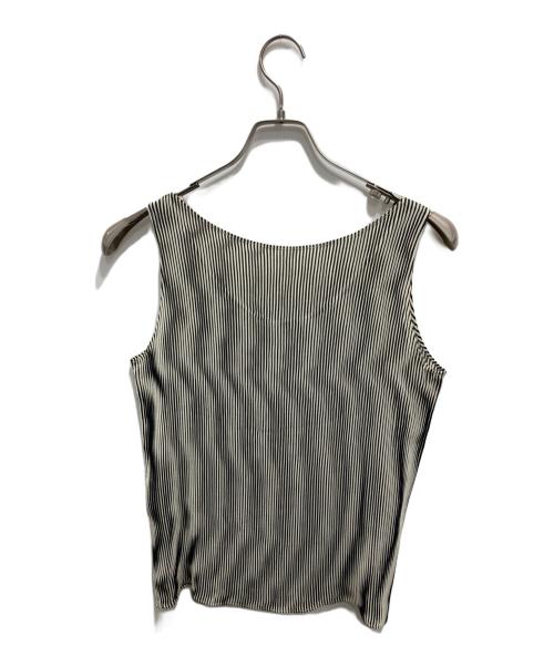 ISSEY MIYAKE（イッセイミヤケ）ISSEY MIYAKE (イッセイミヤケ) ノースリーブプリーツカットソー ブラック サイズ:Lの古着・服飾アイテム