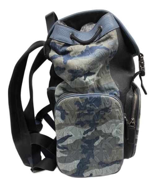 MICHAEL KORS（マイケル・コース）MICHAEL KORS (マイケル・コース) リュック/Printed Denim and Leather Backpack ブルーの古着・服飾アイテム