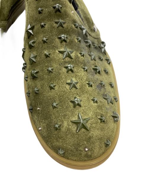 JIMMY CHOO（ジミーチュウ）JIMMY CHOO (ジミーチュウ) スタッズスリッポン カーキ サイズ:44の古着・服飾アイテム