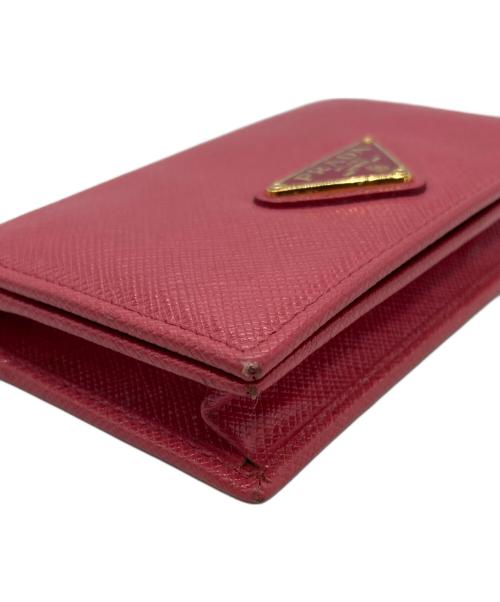 PRADA（プラダ）PRADA (プラダ) カードケース/SAFFIANO TRIANGLE ピンクの古着・服飾アイテム