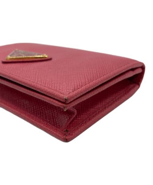 PRADA（プラダ）PRADA (プラダ) カードケース/SAFFIANO TRIANGLE ピンクの古着・服飾アイテム