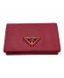 PRADA（プラダ）の古着「カードケース/SAFFIANO TRIANGLE」｜ピンク