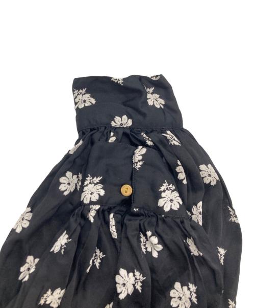 ne quittez pas（ヌキテパ）ne quittez pas (ヌキテパ) レーヨンサテン フラワープリントワンピース ブラック サイズ:Sの古着・服飾アイテム