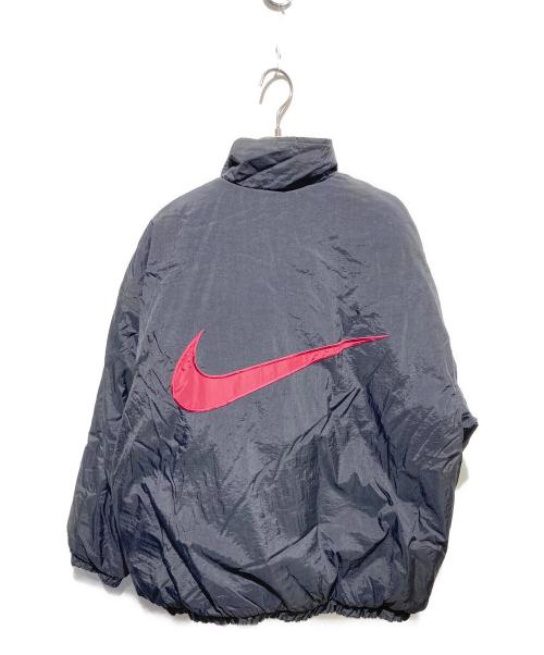 NIKE（ナイキ）NIKE (ナイキ) スウォッシュリバーシブルナイロンジャケット ブラック×レッド サイズ:Lの古着・服飾アイテム