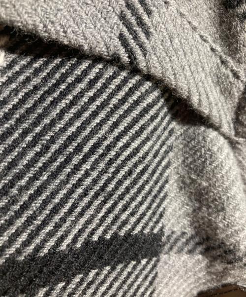 BURBERRY BLUE LABEL（バーバリーロンドンブルーレーベル）BURBERRY BLUE LABEL (バーバリーロンドンブルーレーベル) ウールチェックポンチョ グレー サイズ:38の古着・服飾アイテム